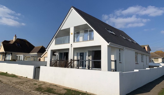 Coastal Cottage In A Stunning Cliff Top Location