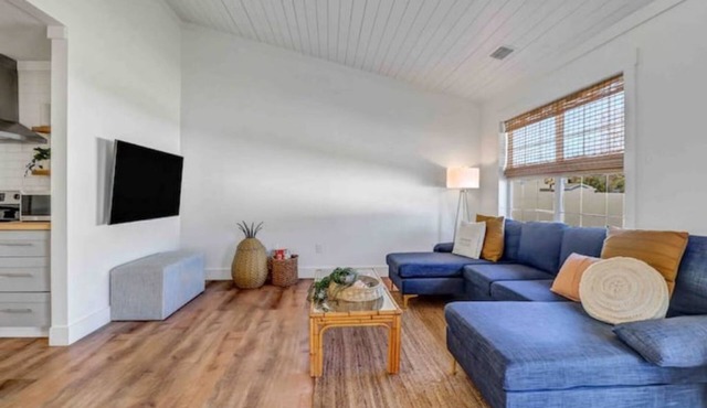 Coastal Cottage near DT Bluffton w/Golf Cart