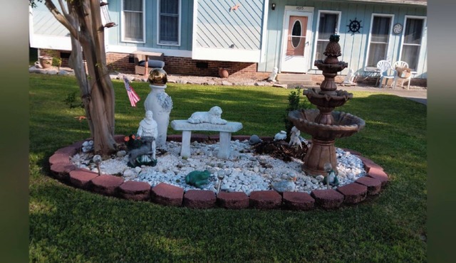Coastal Cottage – Steps from the River, Pet-Friendly, 15 min. to Boardwalk