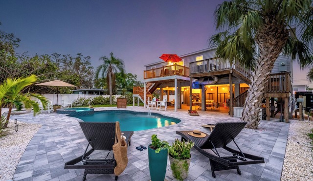 Coastal Cottage w/Pickleball and Outdoor Oasis 2 mi to Beach