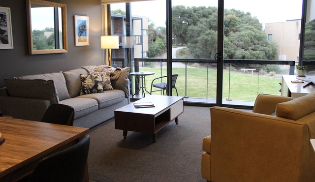 Coastal Cove Retreat at Moonah Links Resort: close to Hot Springs, Golf & Winery