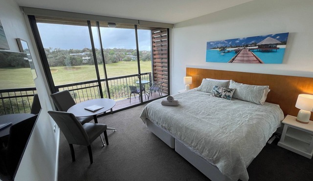 Coastal Cove Suite with balcony - close to hot springs.