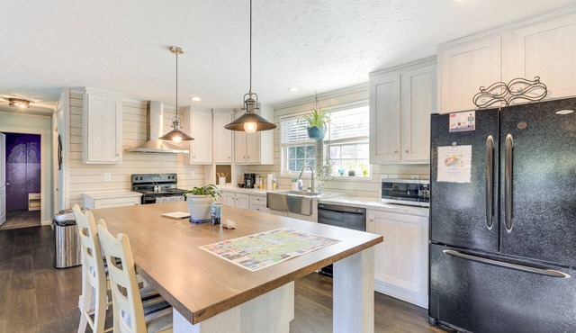 'coastal Cozy' - Newport Home w/Private Hot Tub