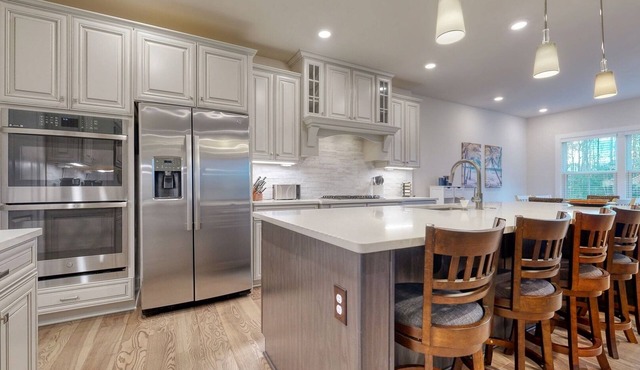 COASTAL DAYDREAMS- 6BD, 4BA - Sleeps 14 - World-class amenities!