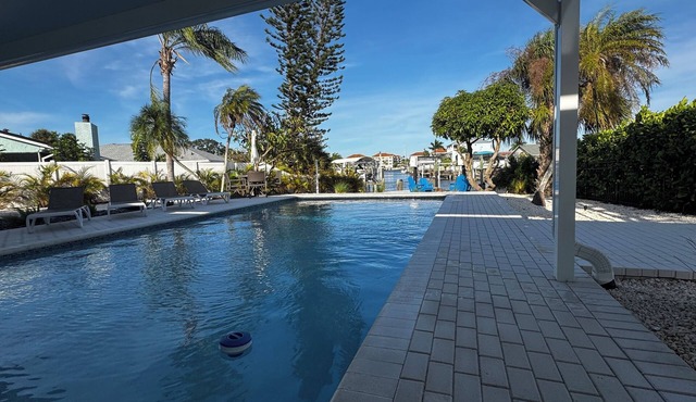 Coastal Dream ~ Luxury Waterfront Gem on Tampa Bay