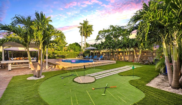 Coastal Dream Retreat/Mini Golf/4 Bedrooms/Game Room/Htd Pool/BBQ