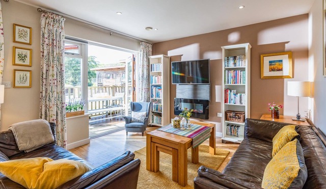 Coastal eco-home for up to 6, short walk from Porthtowan village and beach