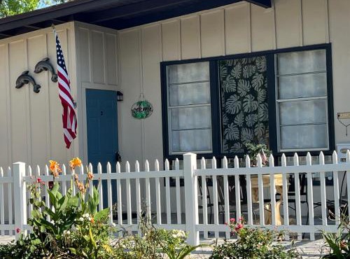 Coastal Escape Walkable, Cozy Pet-Friendly