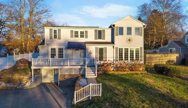 Coastal Escape w/Pool - Near Niantic & Beaches