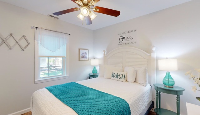 Coastal Estate – Family Cottage with 2BD, 2BA & Pool Access