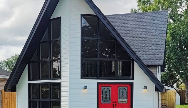 Coastal family gaming retreat with pool table, hot tub, arcades - pet welcomen
