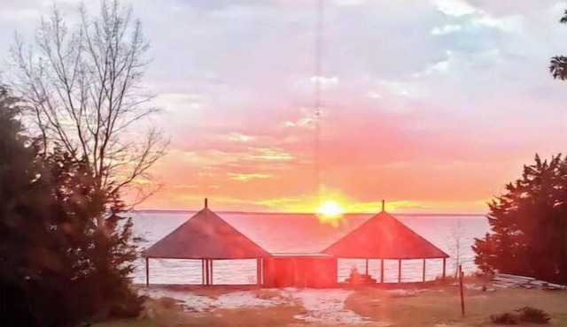 Coastal Farmhouse Getaway!