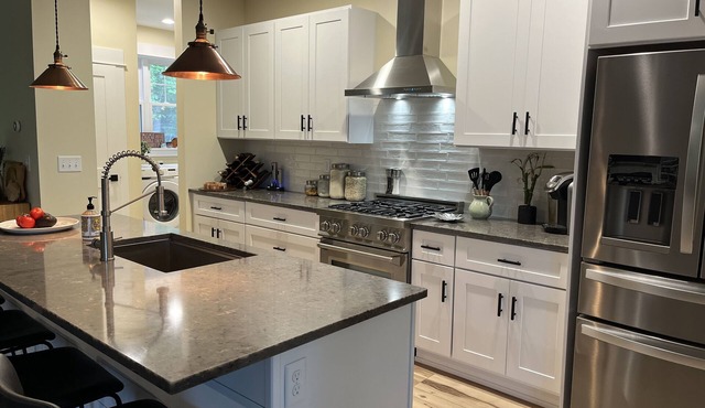 Coastal Farmhouse-located in "The Best Coastal Small Town in America" -USA Today