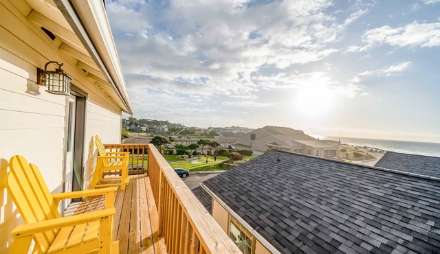 Coastal gem near the beach with spacious layout - walk to dining & shops