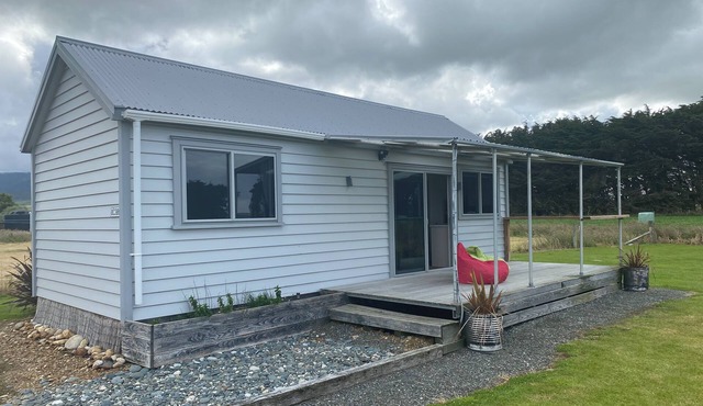 Coastal Gem Orepuki - Cosy Retreat on the South Coast