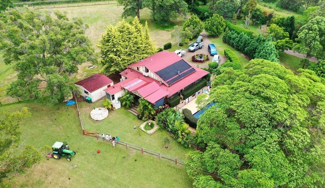 Coastal Getaway - A Farm Stay With a Pool