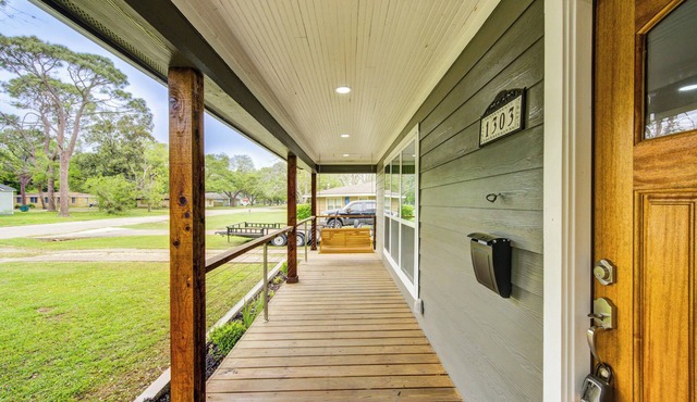 Coastal Getaway in La Marque!