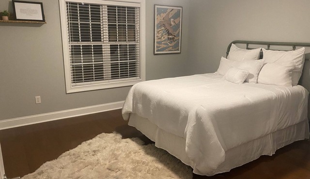 Coastal Getaway-Lovely 2 Bedroom Condo with a Pool