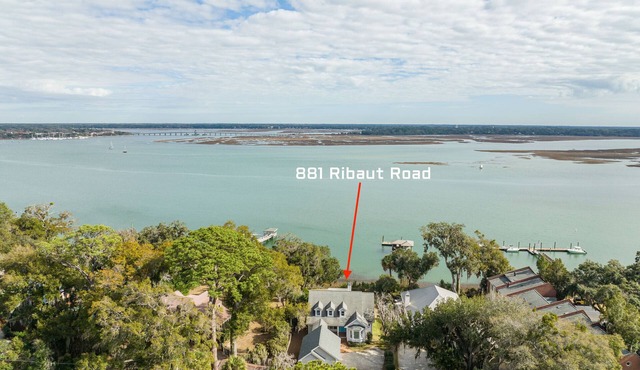 Coastal Getaway - Stunning Water Views!