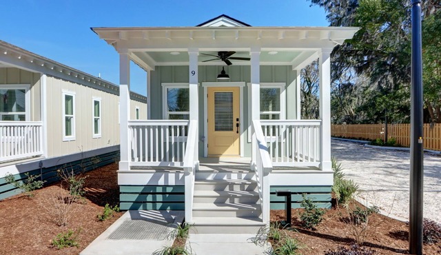 Coastal Grandma Cottage - 5 min to SAV, 15 to Beach By Lucky Savannah