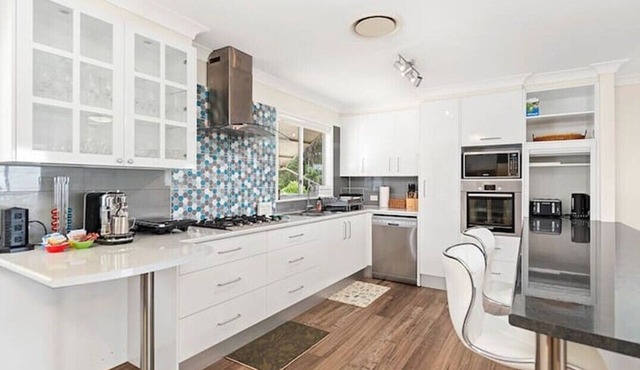 Coastal Haven - Spacious Light & Airy Water Views