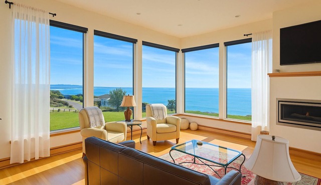 Coastal Haven - Luxury by the Sea