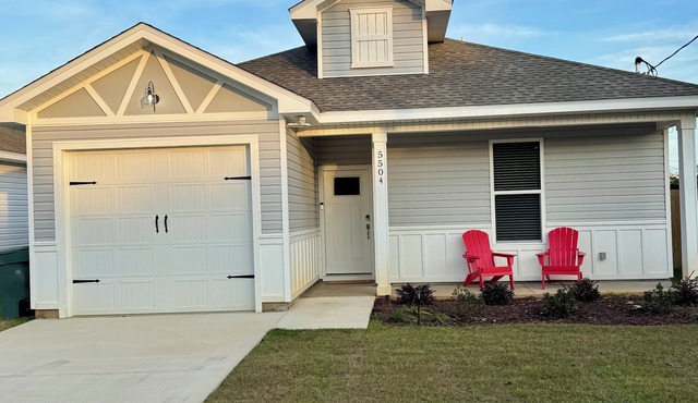 Coastal Haven-New 3BR/2BA Home, near Beaches+Fenced Yard, Pet-Friendly!