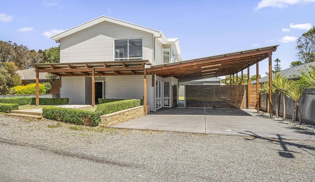 Coastal Haven ~ Sellicks Beach - A Seamless Blend Of Modern Comfort & Stylish Design