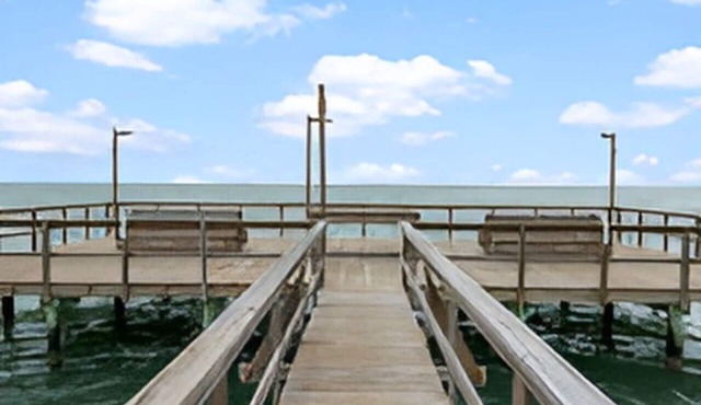 Coastal Haven: Sleeps 7!