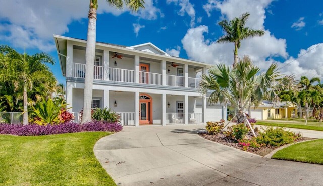 Coastal Heaven: Huge Lanai-Heated Pool-Canal w Private Dock-River Views