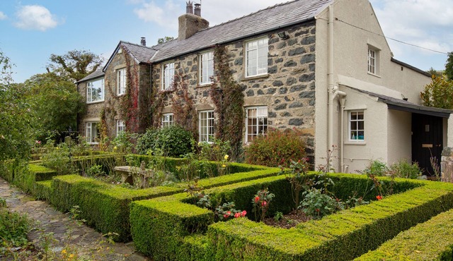 COASTAL HOME CENTRAL TO NORTH WALES