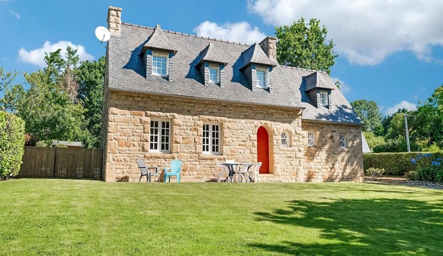 Coastal Home in Logonna-Daoulas