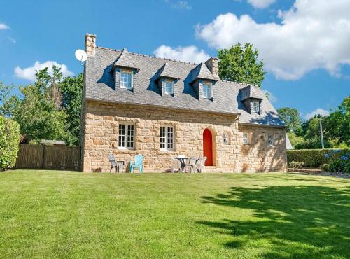 Coastal Home in Logonna-Daoulas