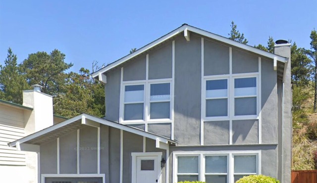 Coastal home in Pacifica. Short drive to the beach or SF