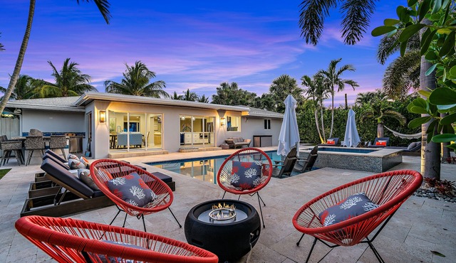 Coastal Home with Private Pool, Hot Tub & Putting Green