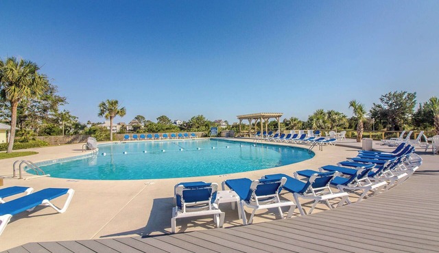 Coastal Home with Screened In Porch & Access to Harbor Island Amenities