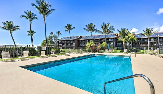 Coastal Kaunakakai Condo w/Ocean-View Balcony!