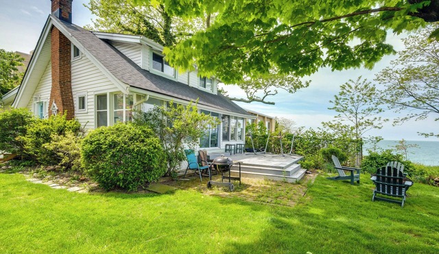 Coastal Lake Erie Cottage w/Amazing Water Views!