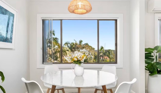 Coastal lifestyle - 10 min walk to Manly Beach