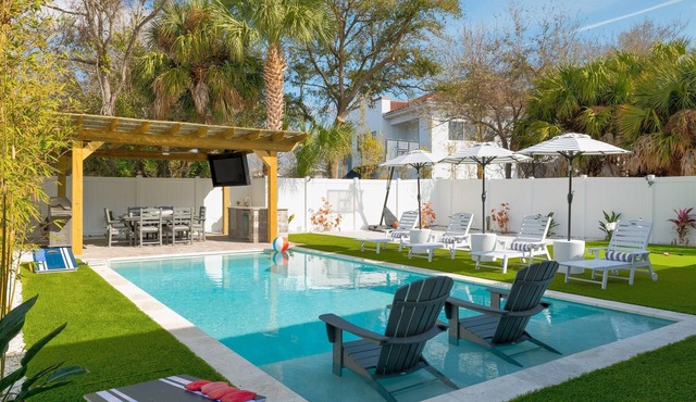 Coastal Luxury | Heated Pool | Putting Green