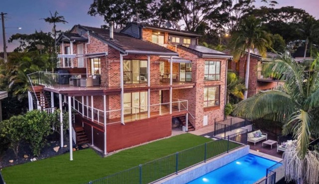 Coastal Luxury 2BR w Pool & Entertainer's Paradise