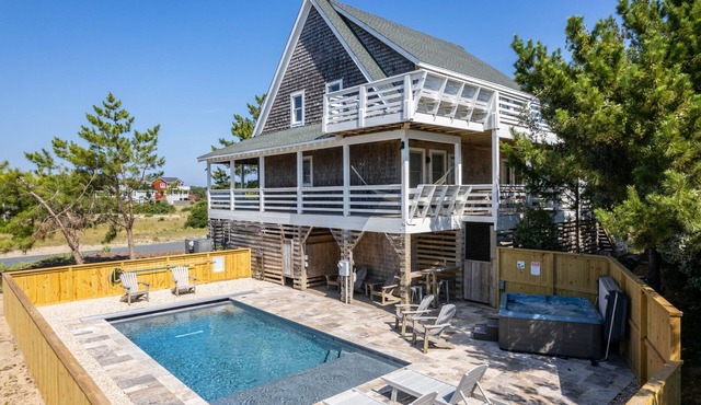 Coastal Luxury: Private Pool & Hot Tub