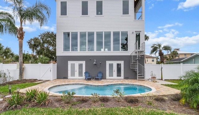 Coastal Manatee Escape - Lovely 4-BR home on a canal in peaceful Crystal River
