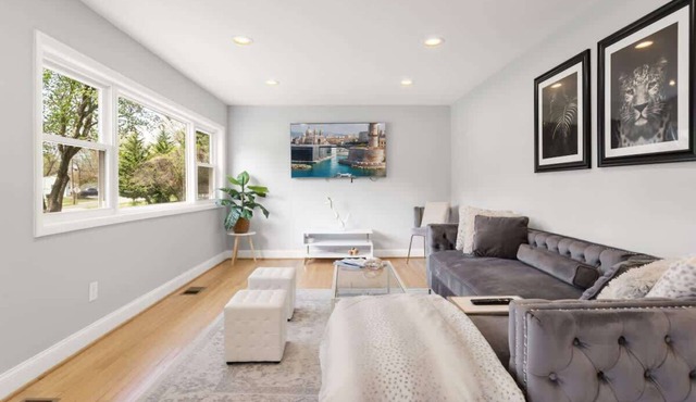 Coastal Modern Retreat | Group Getaway on 2 Acres