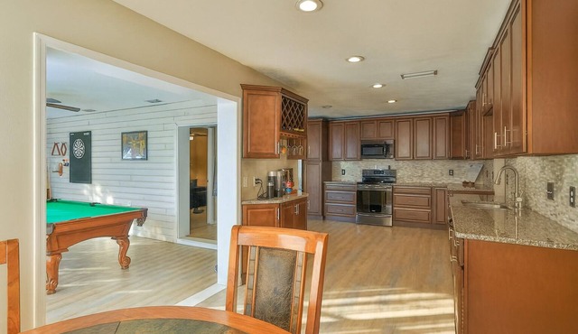 Coastal Oasis! Hot Tub, Pool & Ping Pong Tables, Fenced Yard, Near Beach!