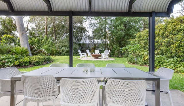 Coastal Oasis - Pet Friendly - 6 Mins Walk to Beach