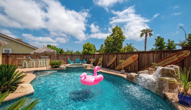 Coastal Oasis w heated Pool & Spa by beachn