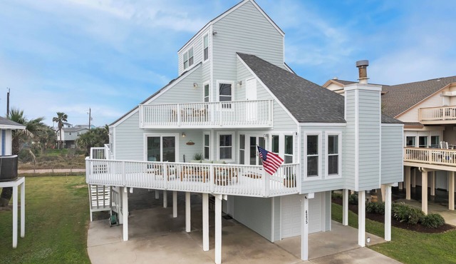 Coastal Ocean View Retreat on Cul-de-sac in Pirates Beach Steps from the Beach