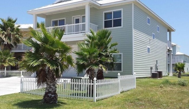 COASTAL PARADISE, Ocean Views,Beach Walk, 2 pools, hot tub