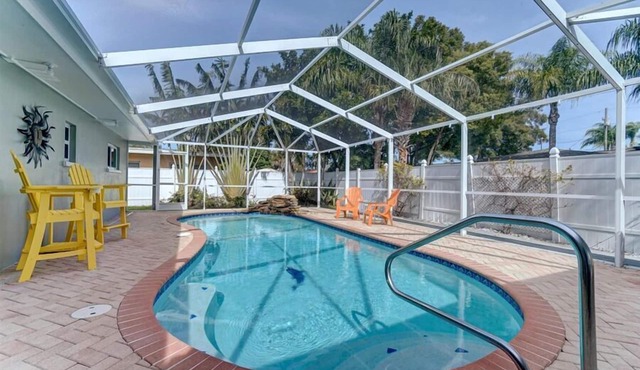 Coastal Pool Home 5 min From Indian Rocks Beach and Belleair Beach Sleeps 6